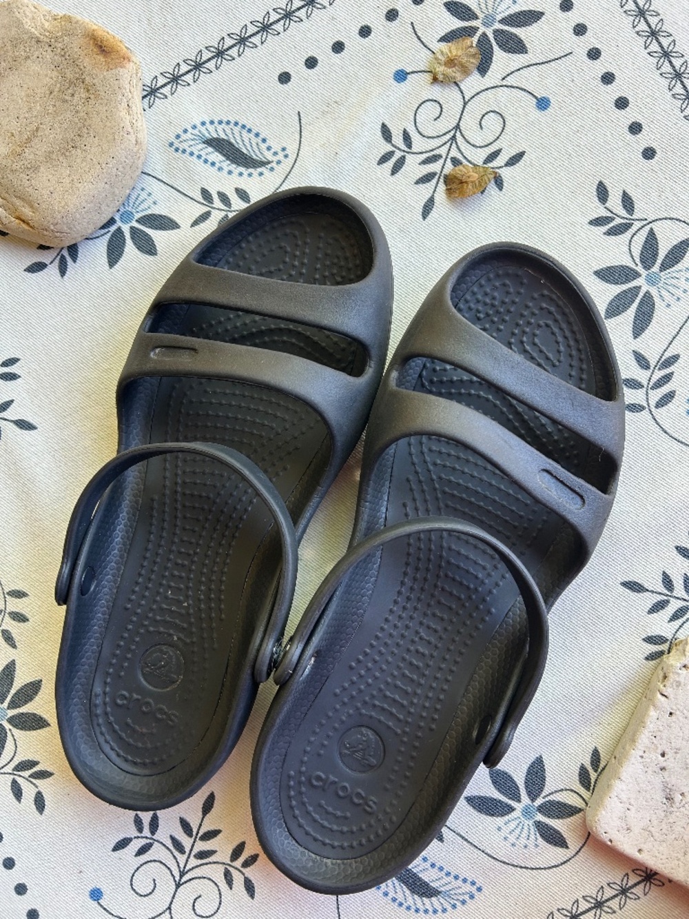CROCS Patricia Sandals Womens Size 9 Black Strappy Slip On Slides